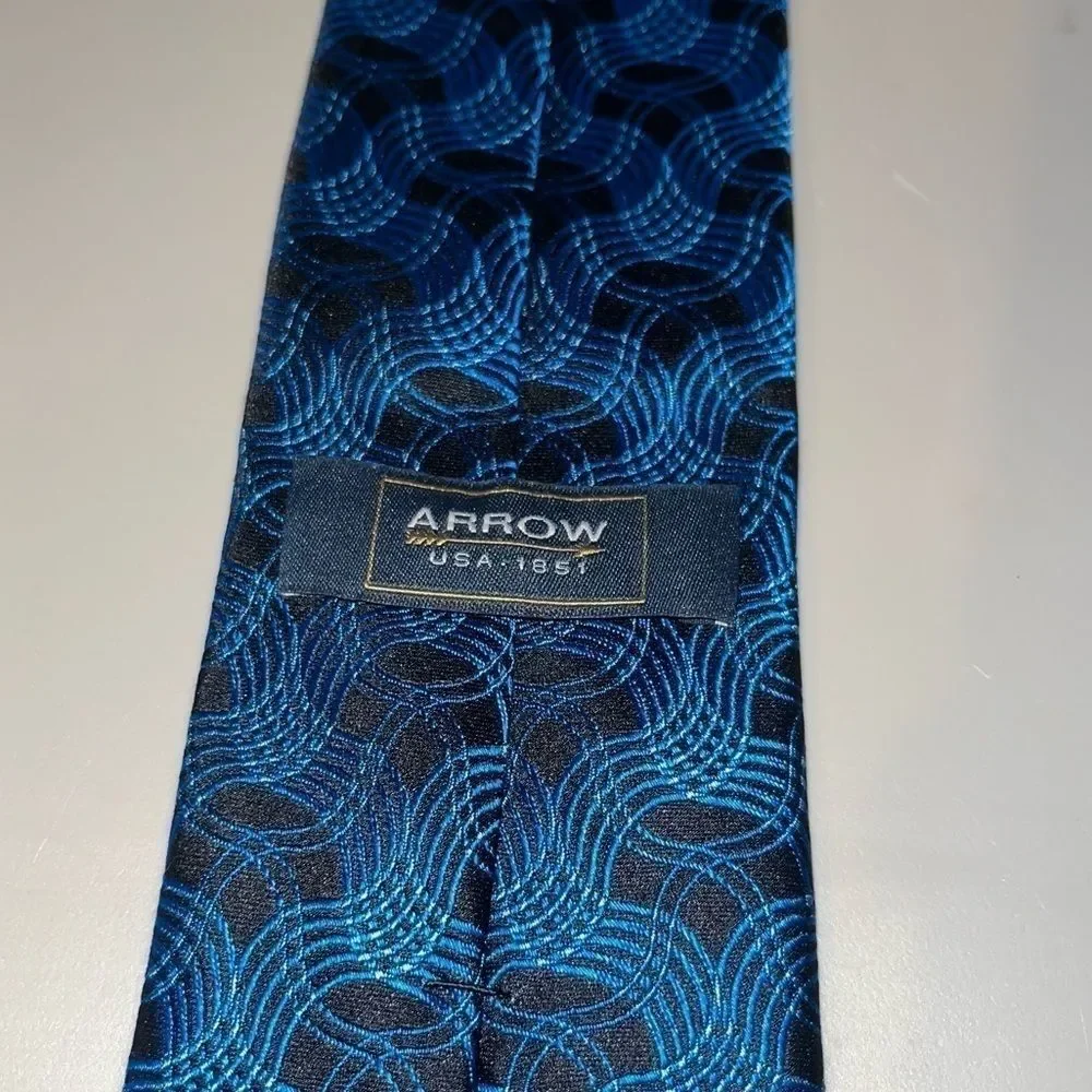 Men’s Black and blue Arrow 100% Silk  Dress Neck Tie